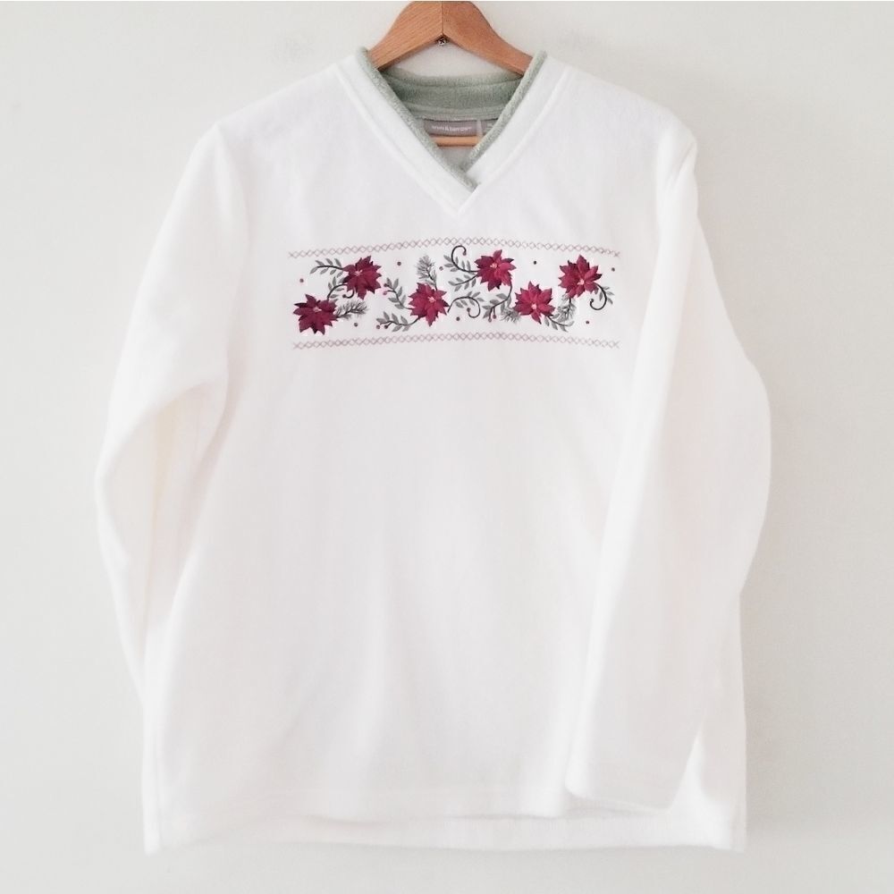 Croft and Barrow v-neck fleece sweatshirt